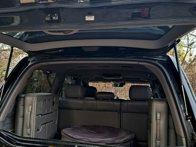 Черный Лексус ЛХ, объемом двигателя 4.7 л и пробегом 300 тыс. км за 12000 $, фото 8 на Automoto.ua