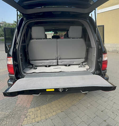 Черный Лексус ЛХ, объемом двигателя 4.66 л и пробегом 352 тыс. км за 15600 $, фото 10 на Automoto.ua