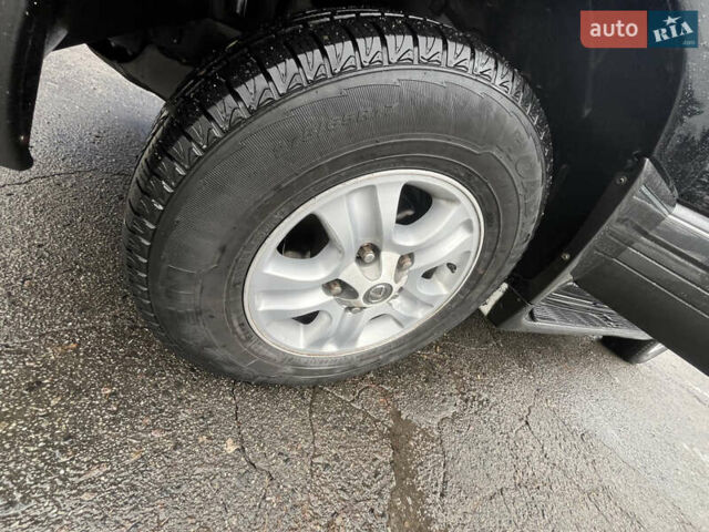 Черный Лексус ЛХ, объемом двигателя 4.6 л и пробегом 300 тыс. км за 13777 $, фото 55 на Automoto.ua