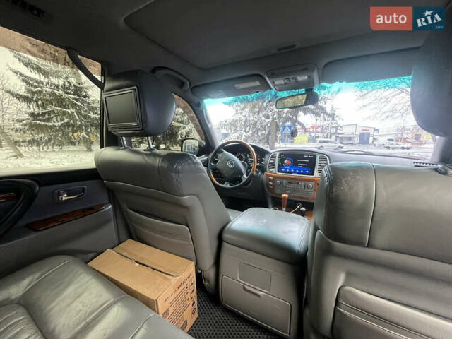 Черный Лексус ЛХ, объемом двигателя 4.6 л и пробегом 300 тыс. км за 13777 $, фото 29 на Automoto.ua