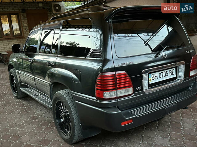 Черный Лексус ЛХ, объемом двигателя 4.67 л и пробегом 537 тыс. км за 15000 $, фото 5 на Automoto.ua