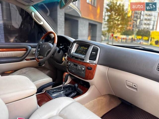 Лексус ЛХ 2005 у Івано-Франківську на Automoto.ua Чорний Лексус ЛХ, об'ємом двигуна 4.7 л та пробігом 296 тис. км за 15850 $, фото 111 на Automoto.ua