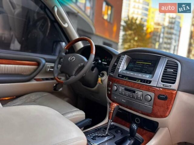 Лексус ЛХ 2005 у Івано-Франківську на Automoto.ua Чорний Лексус ЛХ, об'ємом двигуна 4.7 л та пробігом 296 тис. км за 15850 $, фото 109 на Automoto.ua
