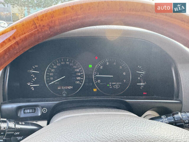 Черный Лексус ЛХ, объемом двигателя 4.7 л и пробегом 545 тыс. км за 15600 $, фото 11 на Automoto.ua