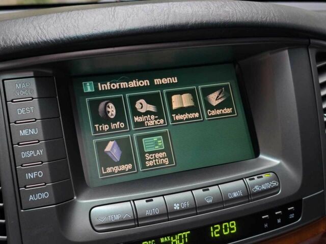 Черный Лексус ЛХ, объемом двигателя 4.67 л и пробегом 254 тыс. км за 15499 $, фото 16 на Automoto.ua