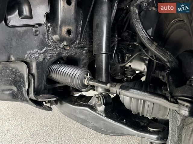 Лексус ЛХ 2006 у Києві на Automoto.ua Чорний Лексус ЛХ, об'ємом двигуна 4.66 л та пробігом 345 тис. км за 23999 $, фото 32 на Automoto.ua