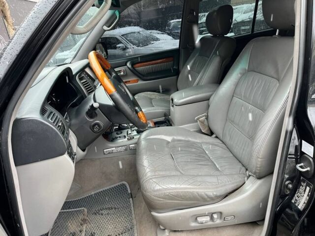 Черный Лексус ЛХ, объемом двигателя 4.7 л и пробегом 360 тыс. км за 12900 $, фото 6 на Automoto.ua