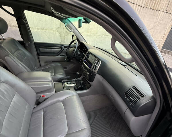 Чорний Лексус ЛХ, об'ємом двигуна 4.7 л та пробігом 163 тис. км за 16900 $, фото 10 на Automoto.ua