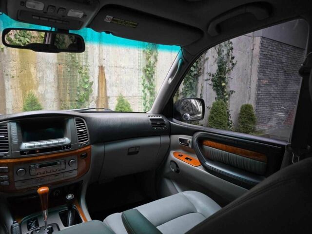 Черный Лексус ЛХ, объемом двигателя 4.67 л и пробегом 254 тыс. км за 15499 $, фото 6 на Automoto.ua