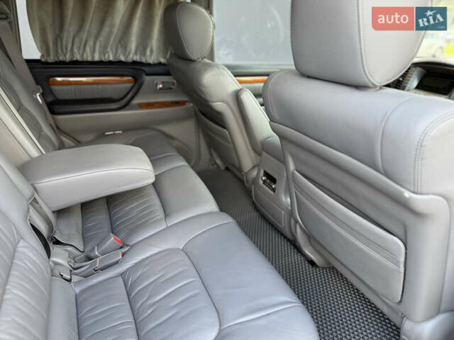Черный Лексус ЛХ, объемом двигателя 4.67 л и пробегом 250 тыс. км за 16300 $, фото 45 на Automoto.ua