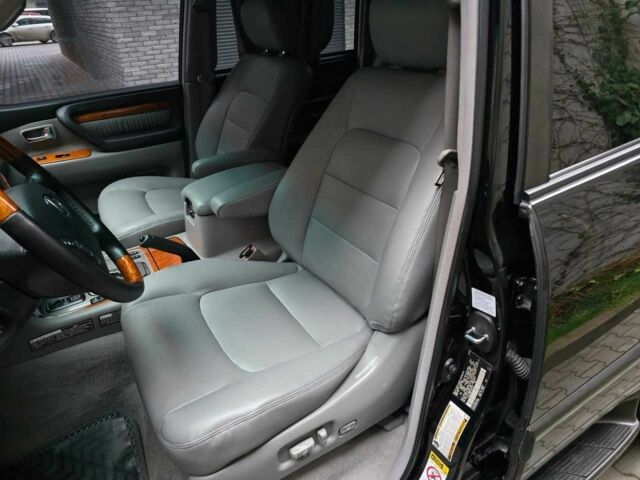 Черный Лексус ЛХ, объемом двигателя 4.67 л и пробегом 254 тыс. км за 15499 $, фото 3 на Automoto.ua