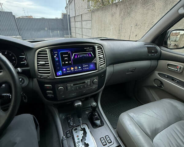 Чорний Лексус ЛХ, об'ємом двигуна 4.7 л та пробігом 163 тис. км за 16900 $, фото 14 на Automoto.ua