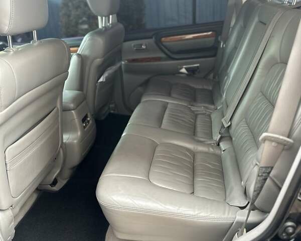 Черный Лексус ЛХ, объемом двигателя 4.66 л и пробегом 334 тыс. км за 17000 $, фото 16 на Automoto.ua