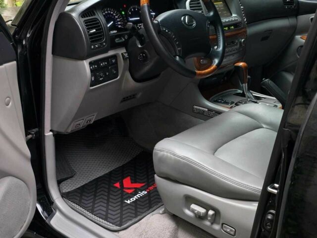 Черный Лексус ЛХ, объемом двигателя 4.67 л и пробегом 254 тыс. км за 15499 $, фото 4 на Automoto.ua