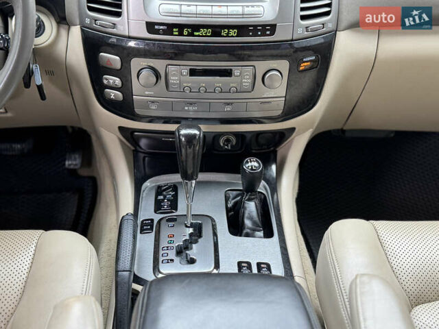 Черный Лексус ЛХ, объемом двигателя 4.67 л и пробегом 377 тыс. км за 14999 $, фото 26 на Automoto.ua