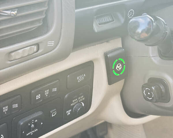 Черный Лексус ЛХ, объемом двигателя 4.7 л и пробегом 545 тыс. км за 15600 $, фото 12 на Automoto.ua