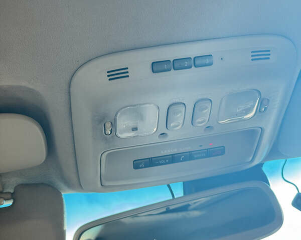 Черный Лексус ЛХ, объемом двигателя 4.7 л и пробегом 545 тыс. км за 15600 $, фото 13 на Automoto.ua