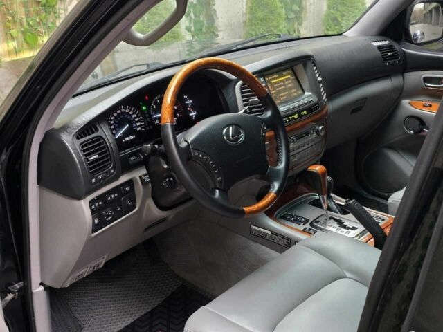 Черный Лексус ЛХ, объемом двигателя 4.67 л и пробегом 254 тыс. км за 15499 $, фото 5 на Automoto.ua
