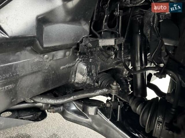 Лексус ЛХ 2006 у Києві на Automoto.ua Чорний Лексус ЛХ, об'ємом двигуна 4.66 л та пробігом 345 тис. км за 23999 $, фото 29 на Automoto.ua