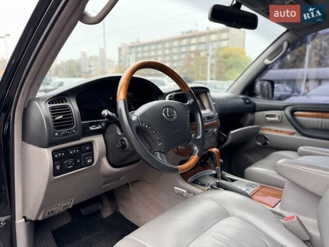 Лексус ЛХ 2006 у Києві на Automoto.ua Чорний Лексус ЛХ, об'ємом двигуна 4.66 л та пробігом 345 тис. км за 23999 $, фото 18 на Automoto.ua