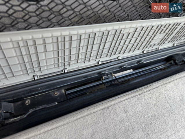 Черный Лексус ЛХ, объемом двигателя 4.67 л и пробегом 250 тыс. км за 16300 $, фото 60 на Automoto.ua
