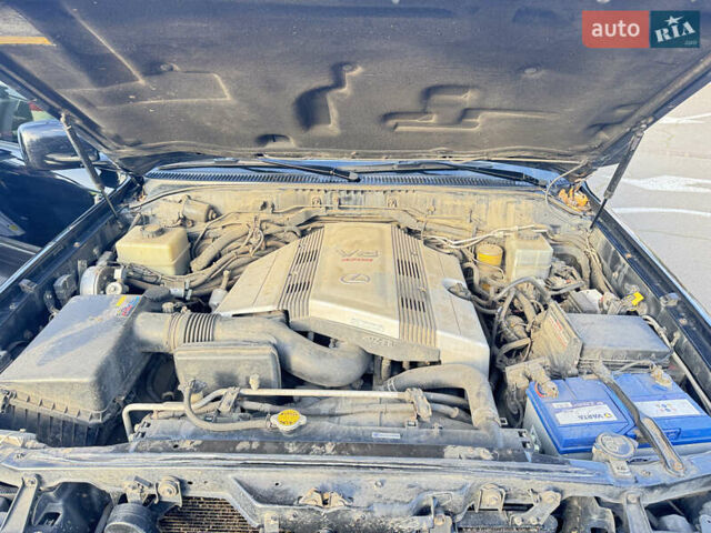 Черный Лексус ЛХ, объемом двигателя 4.7 л и пробегом 545 тыс. км за 15600 $, фото 14 на Automoto.ua