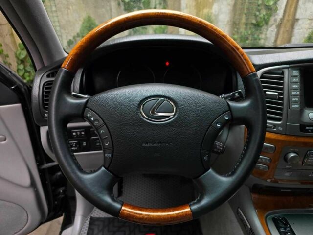 Черный Лексус ЛХ, объемом двигателя 4.67 л и пробегом 254 тыс. км за 15499 $, фото 15 на Automoto.ua