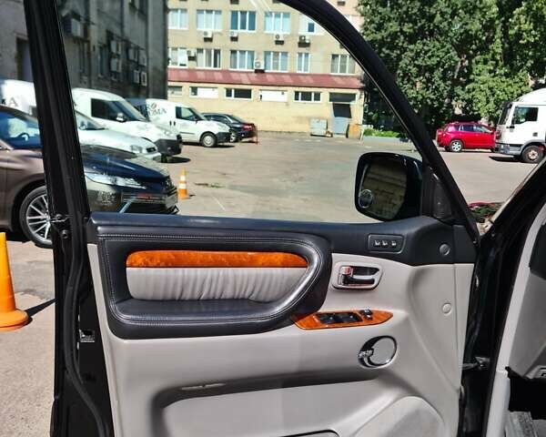 Лексус ЛХ 2007 в Киеве на Automoto.ua Черный Лексус ЛХ, объемом двигателя 4.7 л и пробегом 221 тыс. км за 16500 $, фото 3 на Automoto.ua