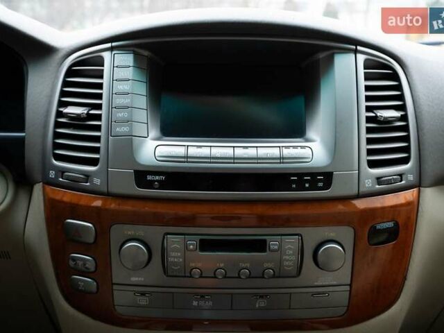 Чорний Лексус ЛХ, об'ємом двигуна 4.66 л та пробігом 216 тис. км за 17500 $, фото 10 на Automoto.ua