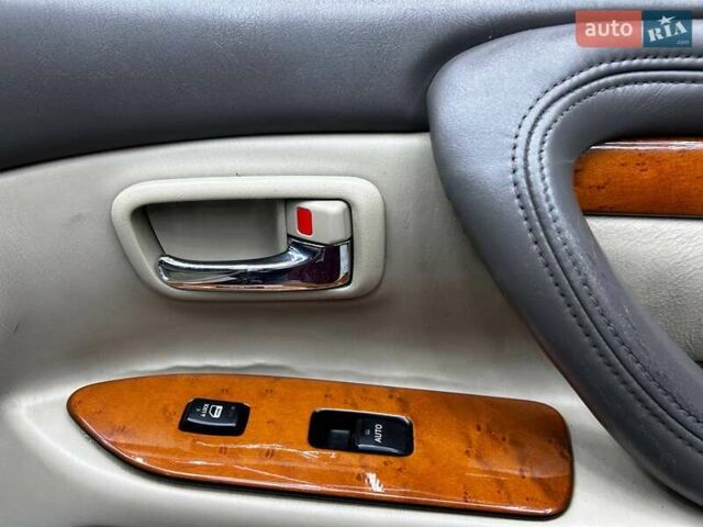 Чорний Лексус ЛХ, об'ємом двигуна 4.66 л та пробігом 238 тис. км за 17500 $, фото 13 на Automoto.ua