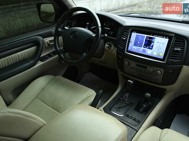 Черный Лексус ЛХ, объемом двигателя 4.66 л и пробегом 258 тыс. км за 16500 $, фото 22 на Automoto.ua