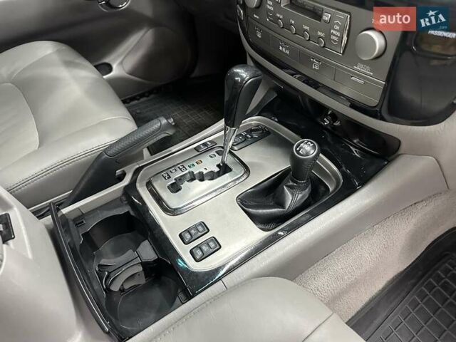 Черный Лексус ЛХ, объемом двигателя 4.66 л и пробегом 211 тыс. км за 19800 $, фото 30 на Automoto.ua