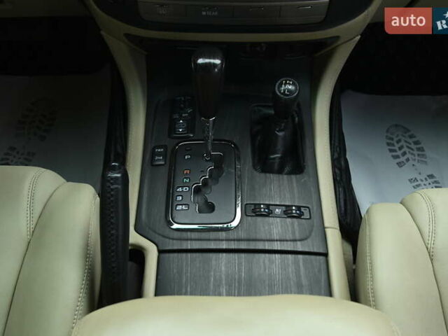 Черный Лексус ЛХ, объемом двигателя 4.66 л и пробегом 258 тыс. км за 16500 $, фото 24 на Automoto.ua