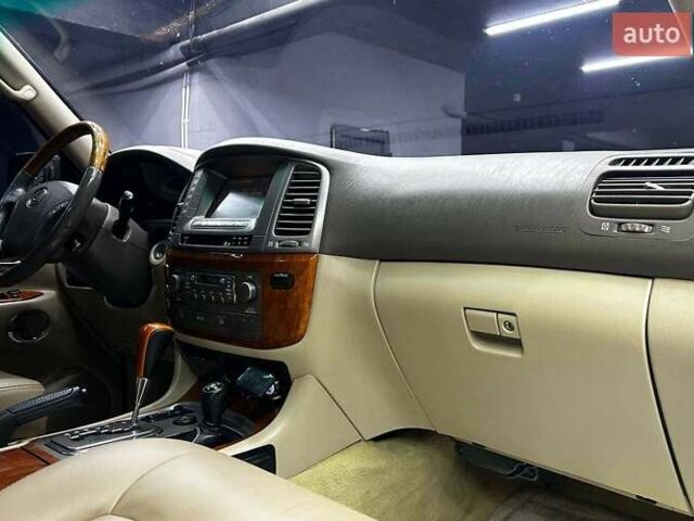 Чорний Лексус ЛХ, об'ємом двигуна 4.66 л та пробігом 238 тис. км за 17500 $, фото 18 на Automoto.ua