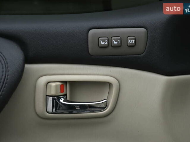 Черный Лексус ЛХ, объемом двигателя 4.66 л и пробегом 258 тыс. км за 16500 $, фото 17 на Automoto.ua