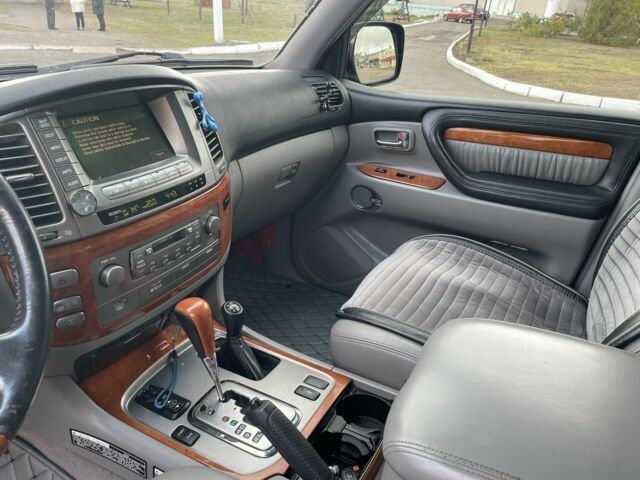Черный Лексус ЛХ, объемом двигателя 4.7 л и пробегом 283 тыс. км за 14999 $, фото 14 на Automoto.ua