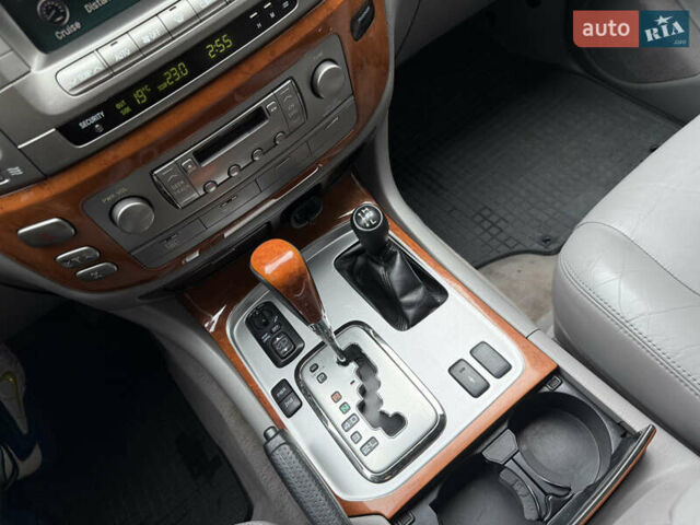 Черный Лексус ЛХ, объемом двигателя 4.7 л и пробегом 258 тыс. км за 16500 $, фото 11 на Automoto.ua