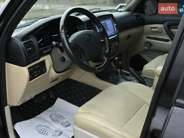 Черный Лексус ЛХ, объемом двигателя 4.66 л и пробегом 258 тыс. км за 16500 $, фото 19 на Automoto.ua