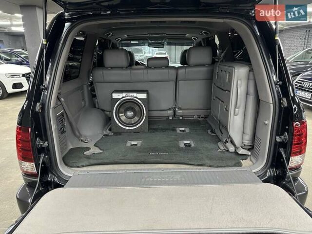 Черный Лексус ЛХ, объемом двигателя 4.66 л и пробегом 211 тыс. км за 19800 $, фото 20 на Automoto.ua