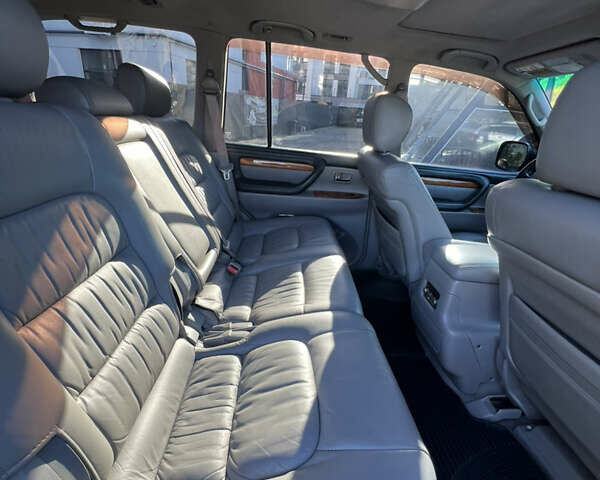 Черный Лексус ЛХ, объемом двигателя 4.66 л и пробегом 273 тыс. км за 19500 $, фото 8 на Automoto.ua