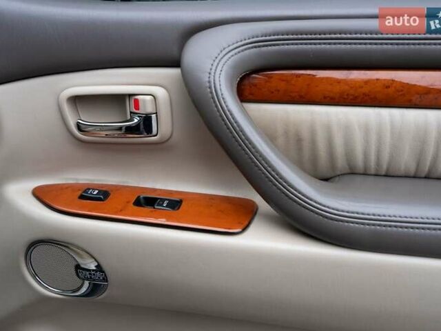 Чорний Лексус ЛХ, об'ємом двигуна 4.66 л та пробігом 216 тис. км за 17500 $, фото 14 на Automoto.ua