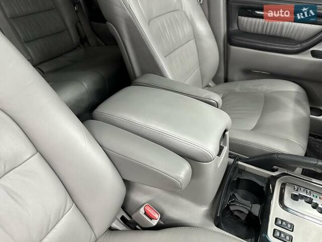 Черный Лексус ЛХ, объемом двигателя 4.66 л и пробегом 211 тыс. км за 19800 $, фото 29 на Automoto.ua