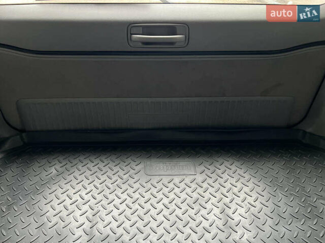 Чорний Лексус ЛХ, об'ємом двигуна 4.7 л та пробігом 270 тис. км за 14800 $, фото 3 на Automoto.ua