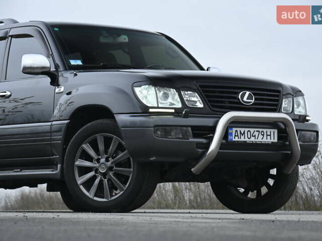 Черный Лексус ЛХ, объемом двигателя 4.66 л и пробегом 258 тыс. км за 16500 $, фото 2 на Automoto.ua