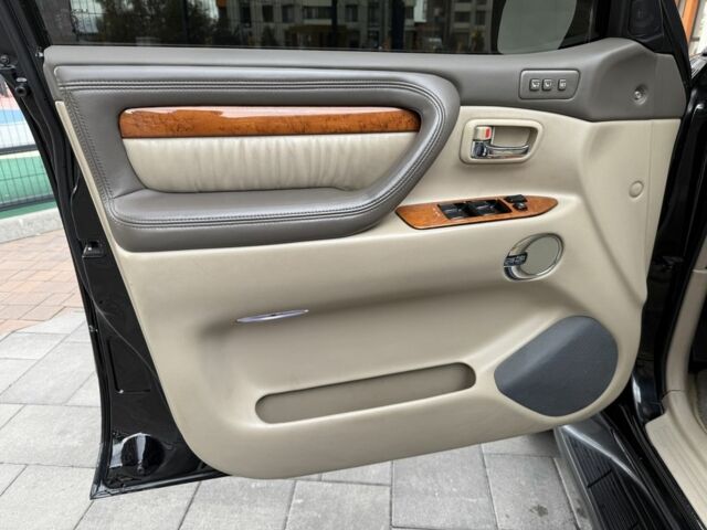 Лексус ЛХ 2007 в Киеве на Automoto.ua Черный Лексус ЛХ, объемом двигателя 4.7 л и пробегом 216 тыс. км за 17999 $, фото 10 на Automoto.ua