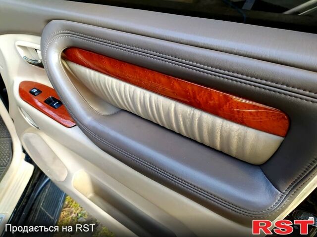 Черный Лексус ЛХ, объемом двигателя 4.7 л и пробегом 228 тыс. км за 17500 $, фото 8 на Automoto.ua