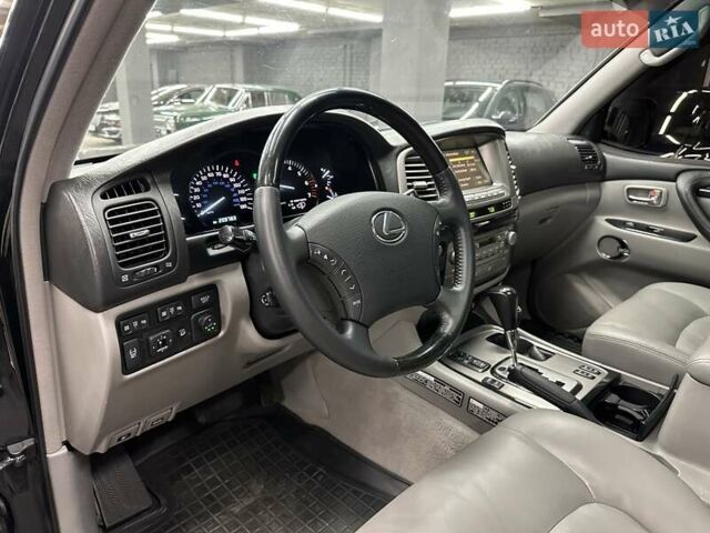 Черный Лексус ЛХ, объемом двигателя 4.66 л и пробегом 211 тыс. км за 19800 $, фото 17 на Automoto.ua