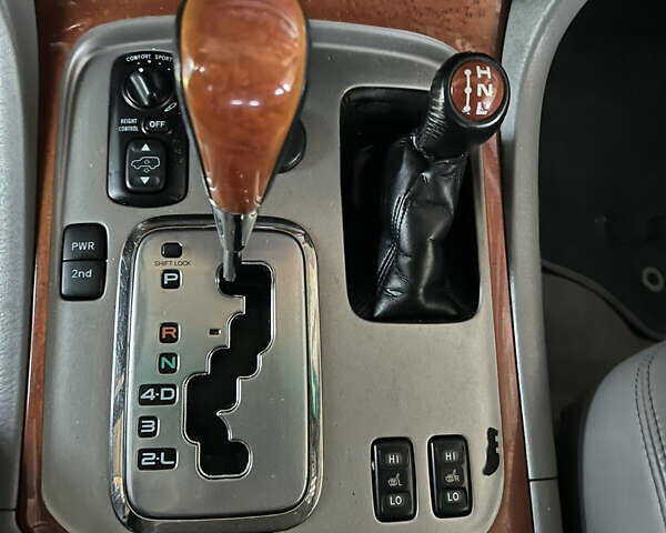 Чорний Лексус ЛХ, об'ємом двигуна 4.7 л та пробігом 270 тис. км за 14800 $, фото 13 на Automoto.ua