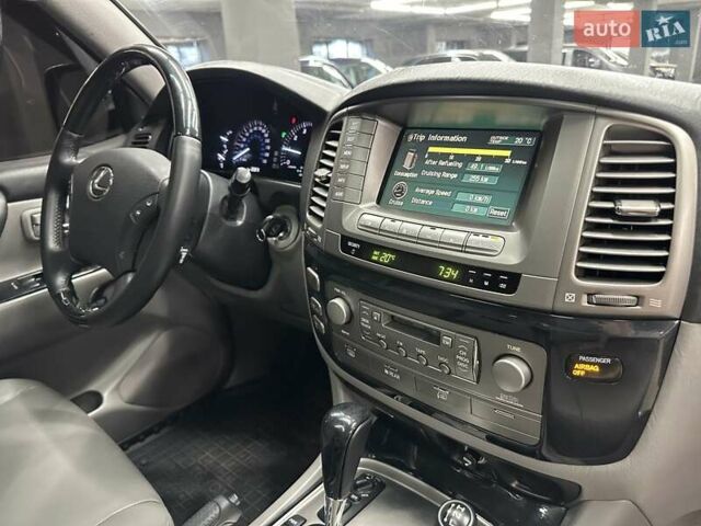 Черный Лексус ЛХ, объемом двигателя 4.66 л и пробегом 211 тыс. км за 19800 $, фото 31 на Automoto.ua