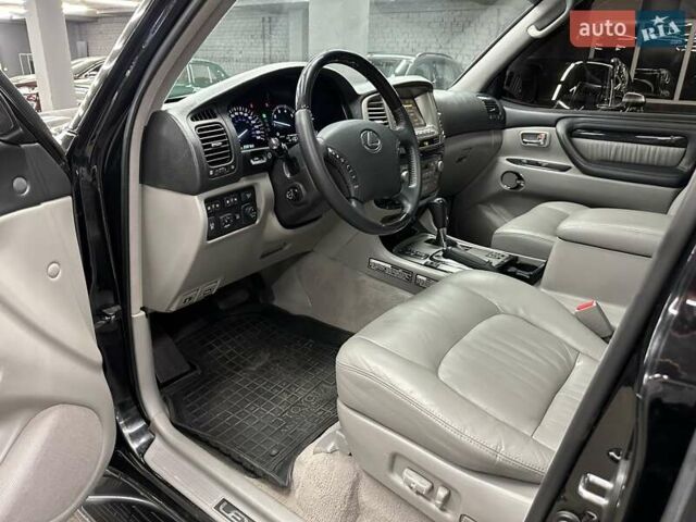 Черный Лексус ЛХ, объемом двигателя 4.66 л и пробегом 211 тыс. км за 19800 $, фото 14 на Automoto.ua